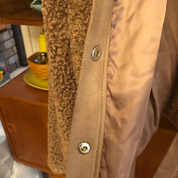 Soft Furry Feeling Coat - Picture 2 of 5